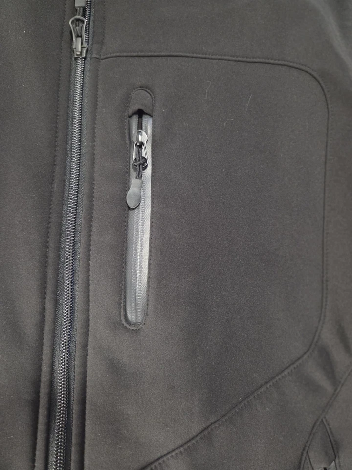 Kirkland Signature Men’s Black Softshell Jacket  Size S Water Resistant  Autumn - Image 3 of 4