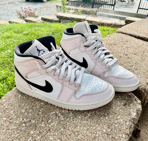 Women's Nike Air Jordan 1 Mid shoes