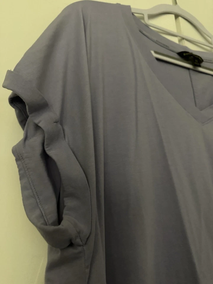 Banana Republic Women’s V-Neck Shirt Lavender 2XL Relaxed Fit - Image 4 of 4