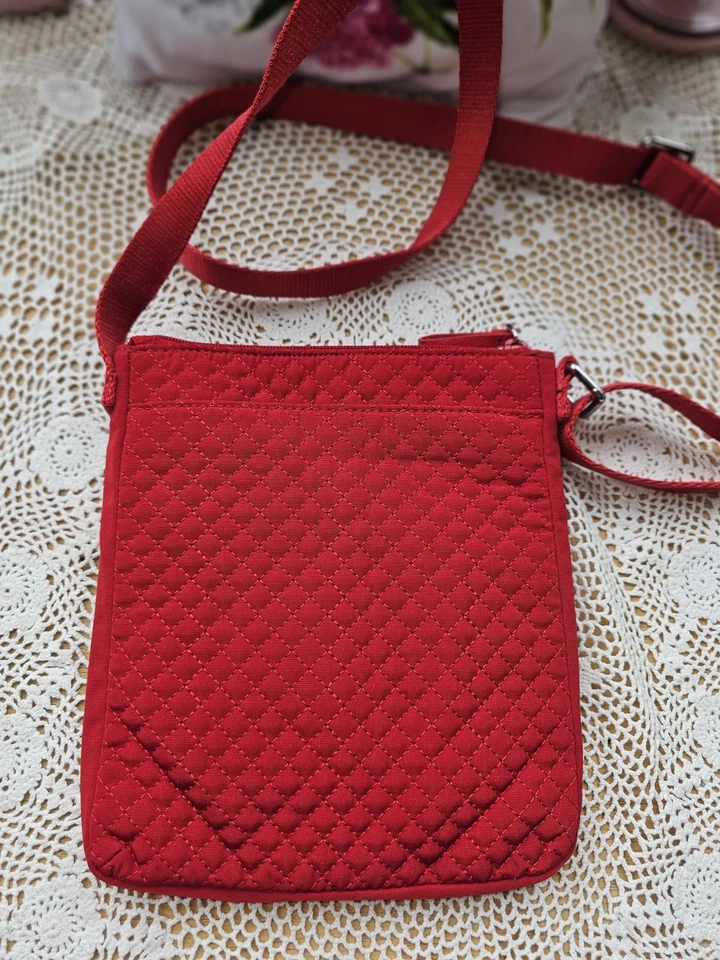 BOLSO BANDOLERA VERA BRADLEY "ROJO TANGO" MICROFIBRA HIPSTER RETIRADO Foto 3 de 4