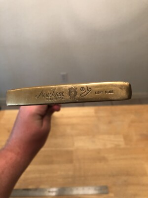 KOBE BRYANT - PRE SCOTTY CAMERON (Acushnet) 35” - LASER ENGRAVED  display picture 1
