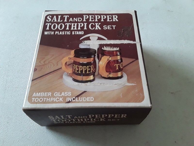 Amber Glass Salt Pepper Shakers with Toothpick Holder W/Plastic Stand Carrier