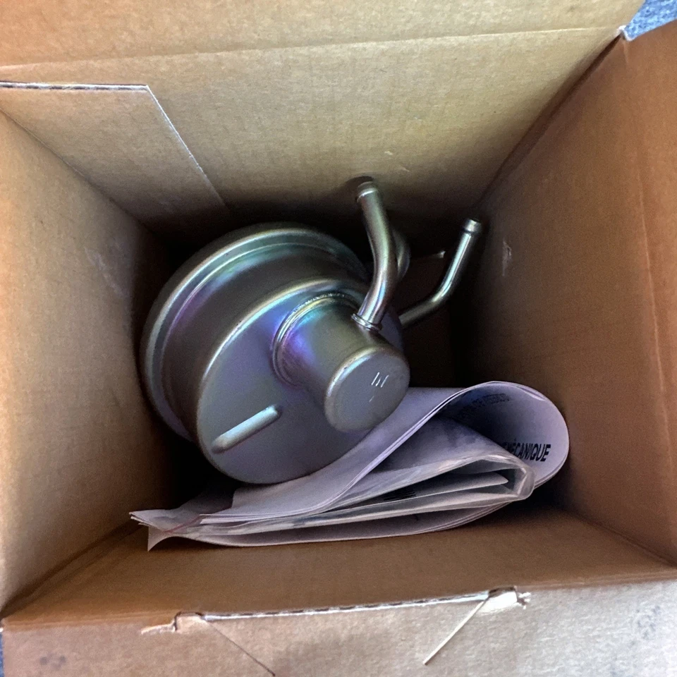 Carter M60416 Mechanical Fuel Pump For 81-90 Toyota 4Runner Celica Corona Pickup - Image 4 of 4