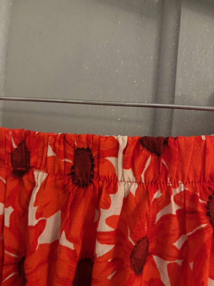 F&F Red Floral Midi Skirt UK 10 – Daisy Print Viscose – Elastic Waist - Image 4 of 4
