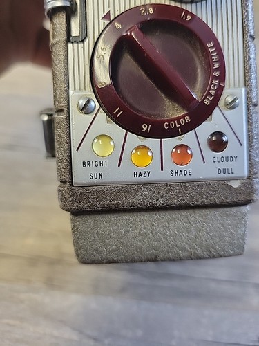 Bell & Howell Two Fifty Two 252 8mm Home Movie Camera Original 1950's - Picture 4 of 20