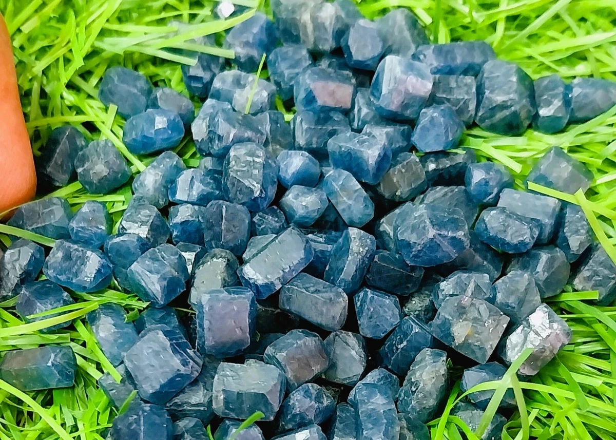 Saphir Brut Naturel 4,75 Carats D'Umba (Tanzanie) - Non Chauffé - Transparent Sans Inclusions Visibles