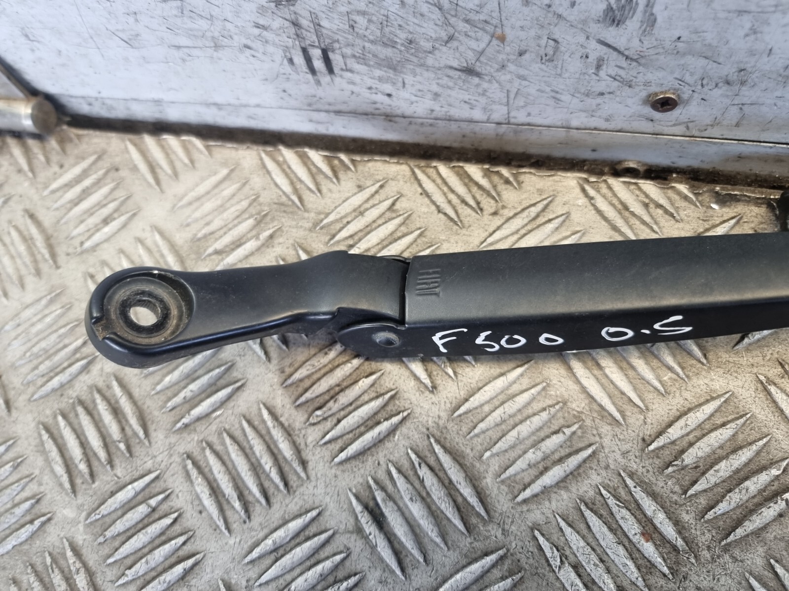 FIAT 500 WIPER ARM FRONT RIGHT OSF 1.3L PET HATCHBACK 2014 eBay