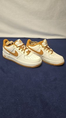Nike Air Force 1 Low GS Size 5Y White Desert Ochre Brown  Sneakers Pre Owned 