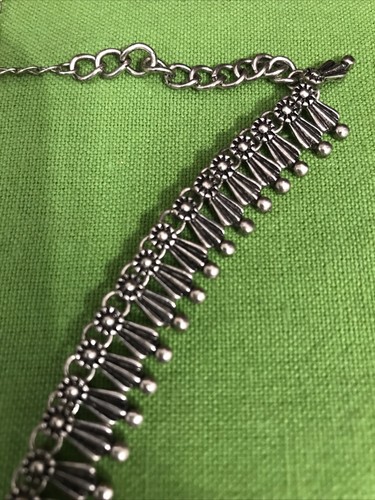 Necklace Plunder Silver Tone Dangle Charm Accents Chain Collar. - Picture 9 of 10