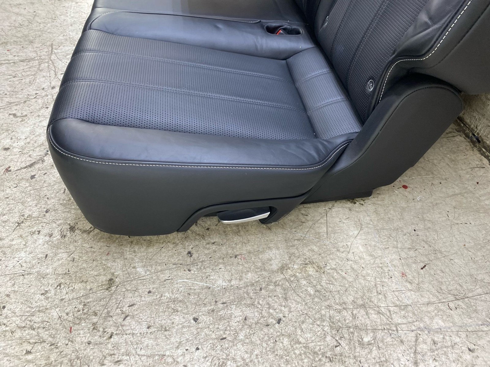 2015-2020 BENTLEY BENTAYGA REAR 2ND ROW HEATED/VENTED 60/40 SPLIT BENCH SEAT SET