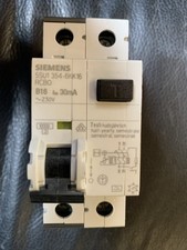 Siemens B 16A 30mA / 5SU1354-6KK16 / FI/LS-Schalter