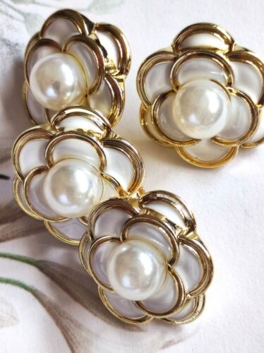 6pcs 18mm Off White Camellia Flower Shank buttons Faux Pearl Gold Colour Fashion - Picture 4 of 12