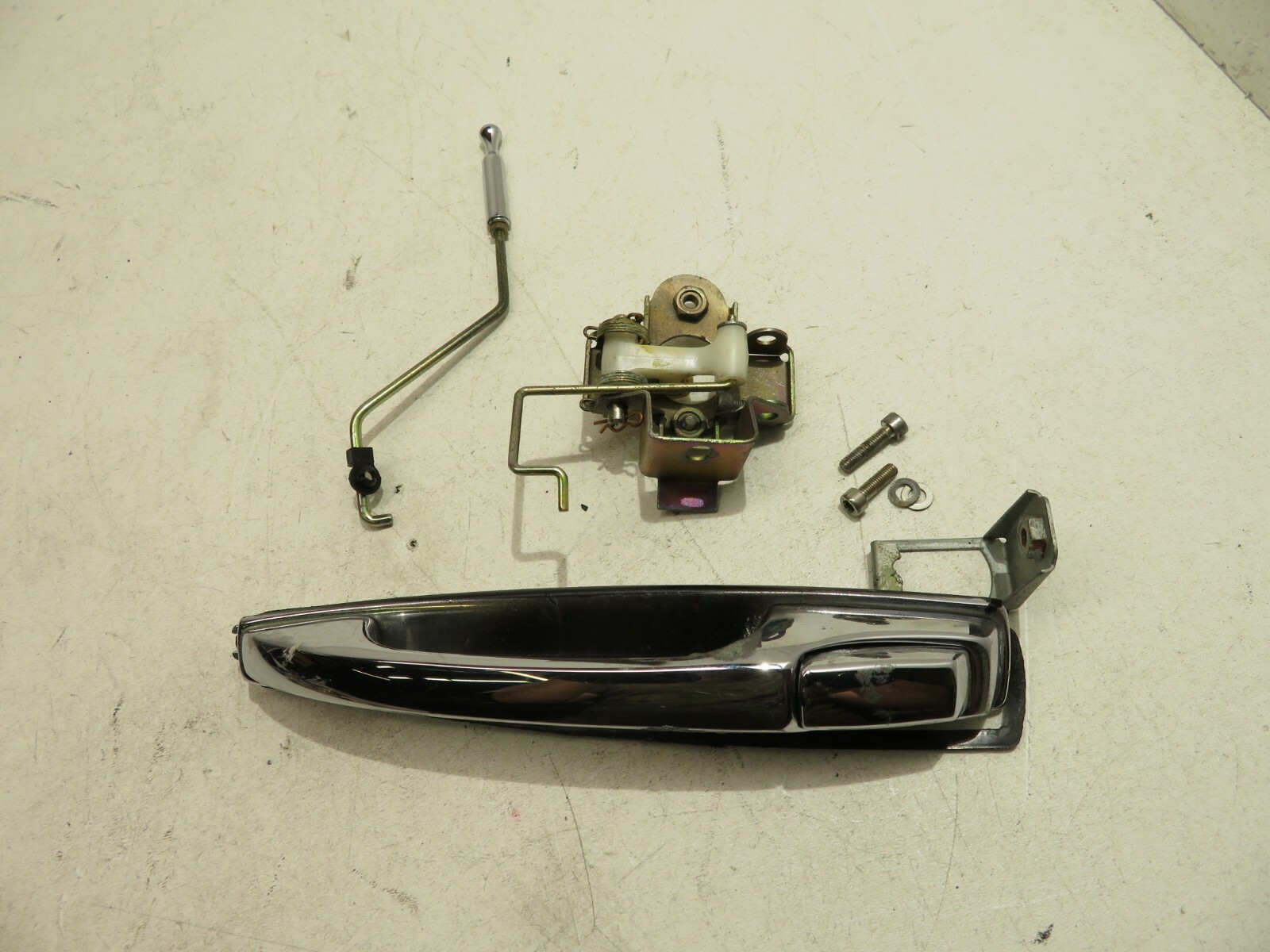 1999-2006 BENTLEY ARNAGE RWD REAR RIGHT PASSENGER SIDE DOOR EXTERIOR HANDLE OEM