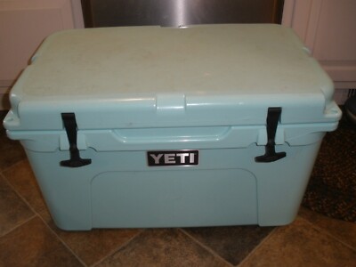 Yeti Aqua light Blue 45 Tundra Hard Cooler Rare Color Bear Resistant