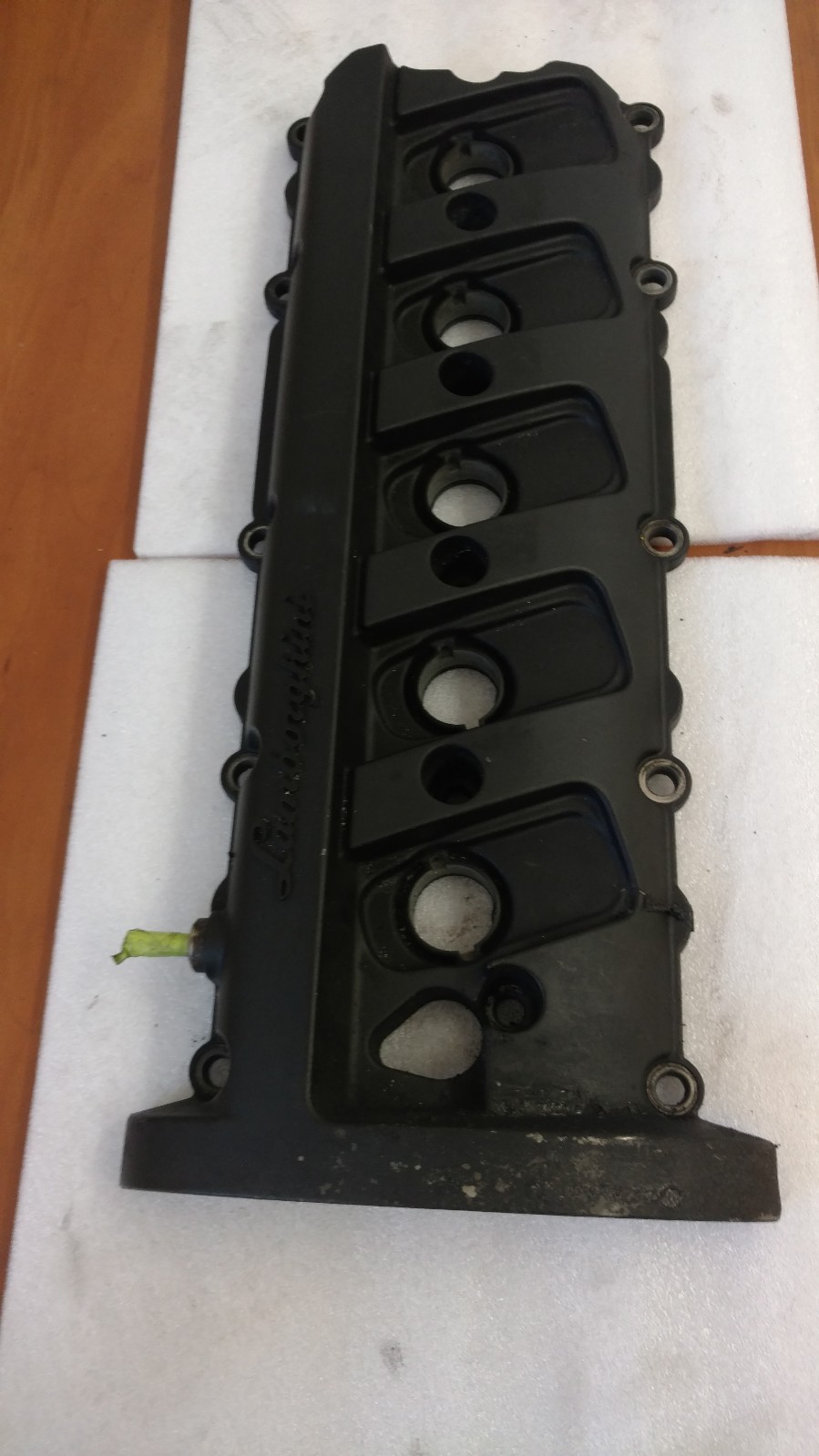 LAMBORGHINI GALLARDO CYLINDER HEAD VALVE COVER OEM 07L103476F