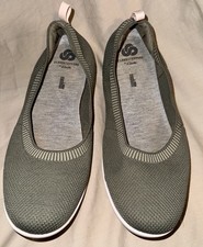 Clarks Cloudsteppers Women  s Size 10 Gray Knit Slip-On Shoes Soft Cushion