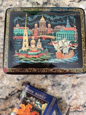 Russian Kholui Lacquer Box St. Petersburg Signed Certified Palekh Artist