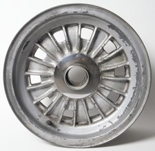 Used Campagnolo Cast Magnesium Sunburst Wheel For Ferrari 275 Gtb 14x6.5 40360