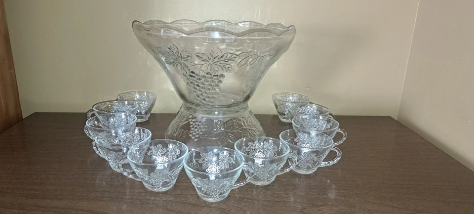 冲孔碗和眼镜 — 第 4/4 张图片