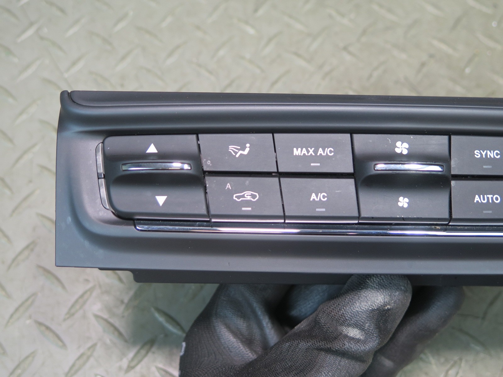 Maserati Quattroporte 2017-2021 A/c switch