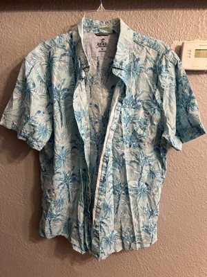 Izod Saltwater Shirt Men s size XL Blue Floral Short Sleeve Hawaiian Button Up