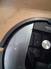 iRobot Roomba 960 Robot Vacuum Wi-Fi Connected Cleaning System