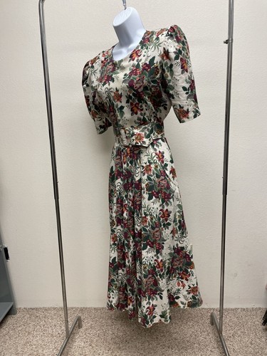 Vintage Tamaron Floral Button Up Shoulder Padded Dress w/ Waistbelt & Pockets - Picture 2 of 9
