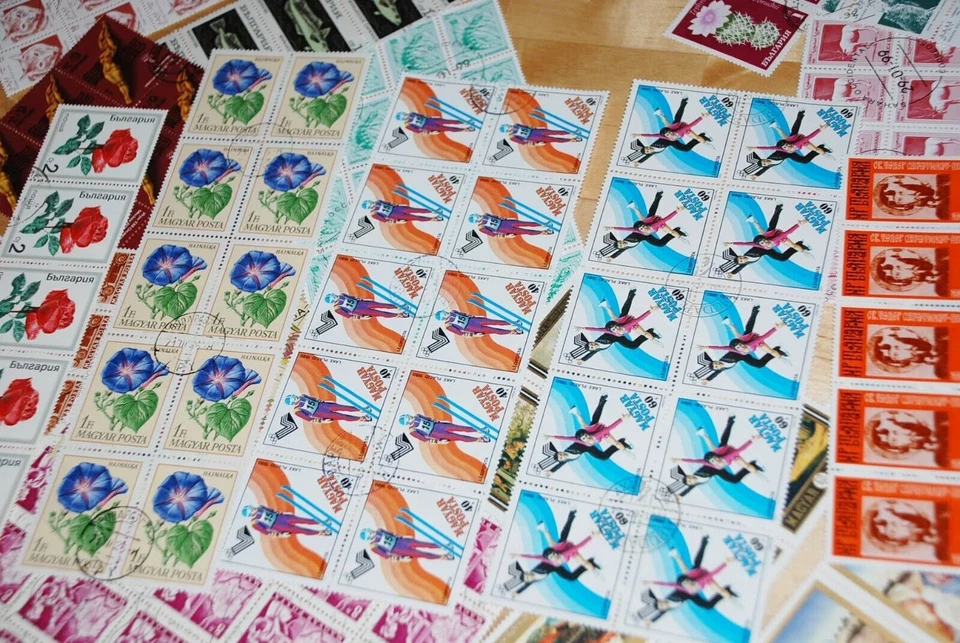 WW DEALER LOT = Bugs Flowers Roses Art,.. =OVER 500 STAMPS, LARGE SELECTION (D5) - Image 2 of 4