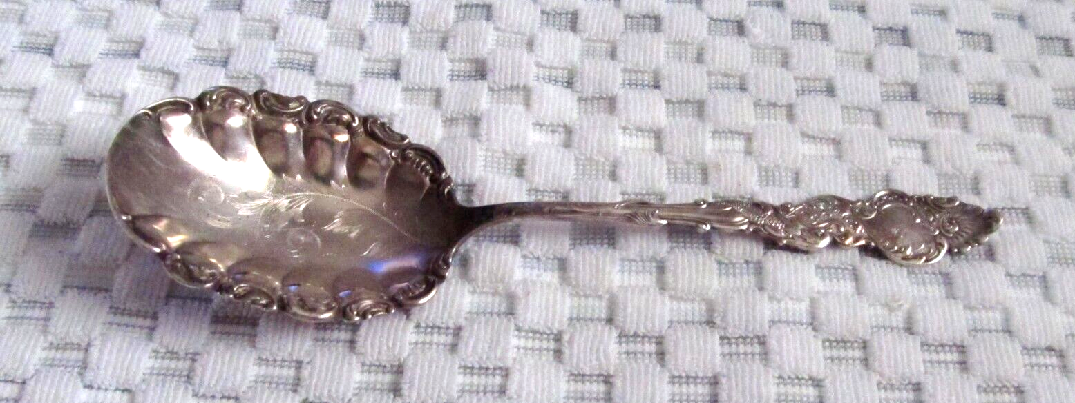 Vtg 1847 Rogers Bros Columbia Silverplate A1 Scalloped Casserole