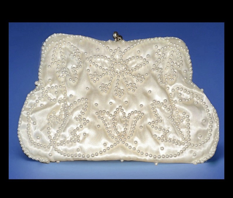 Richere by Walborg White Satin Beaded Clutch Bag with Chain Strap
