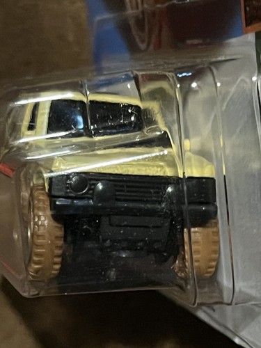 Hot Wheels Mud Studs Range Rover Classic - 第 4/12 張圖片
