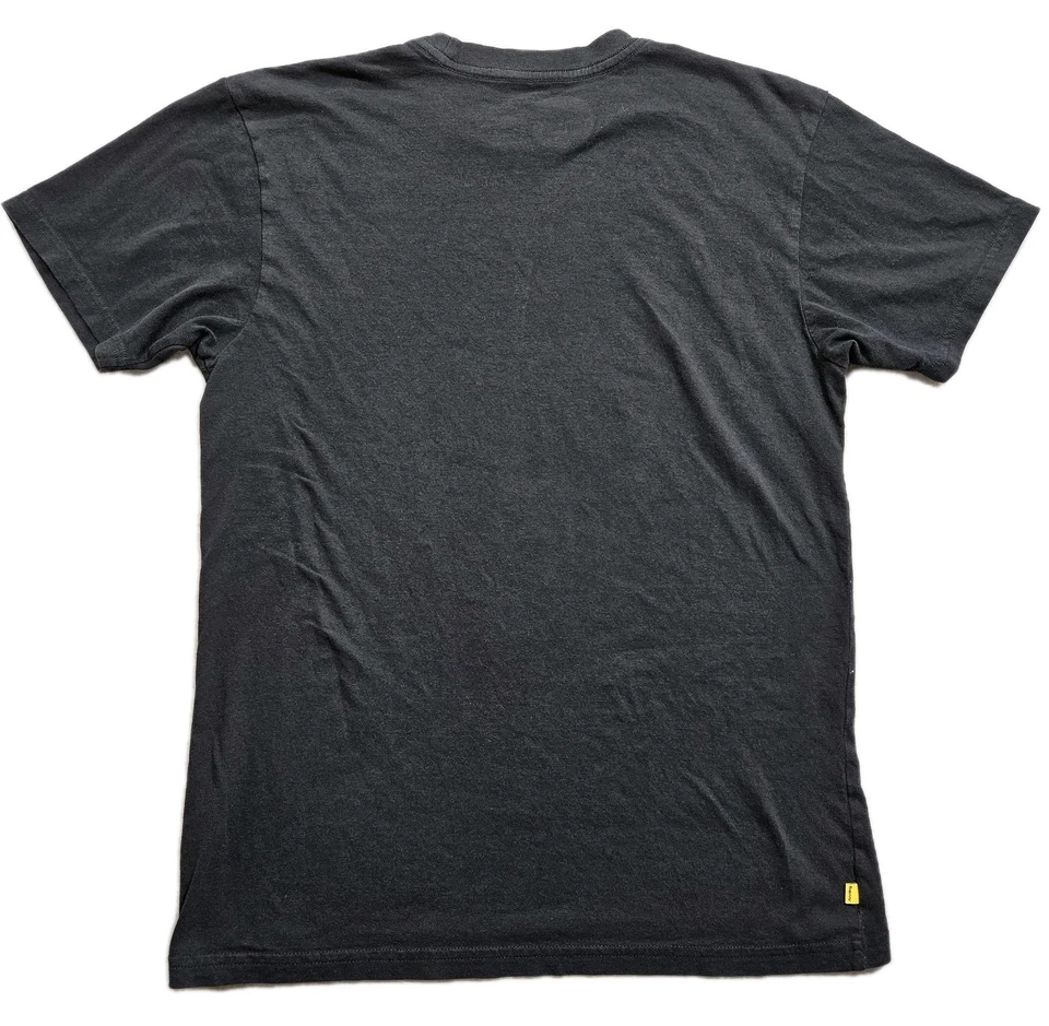 Camiseta Analógica Ag Design Unlikely Futures Premium Fitted Adulto Média Preta  - Imagem 3 de 4