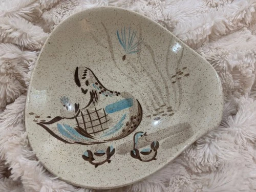 New Vintage Bob White by Red Wing 9" Round Vegetable Bowl