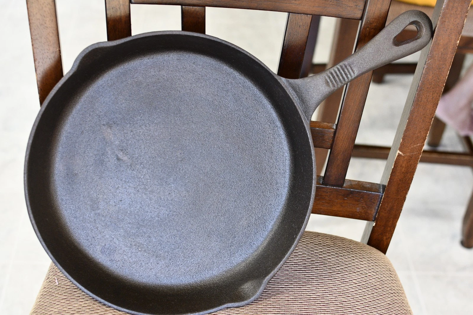 Martha Stewart Everyday (MSE) 11-Inch Cast Iron Skillet/Frying Pan - New