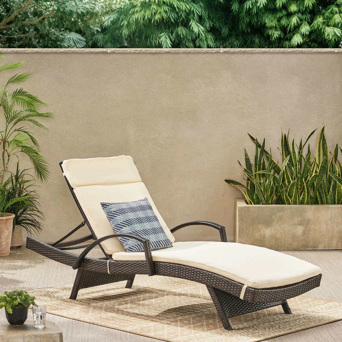 Outdoor comfy lounge chair new arrivals