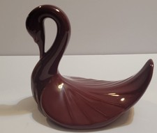 VTG Swan Ceramic Towel Holder, bathroom Decor Maroon Plum Color, Cottagecore