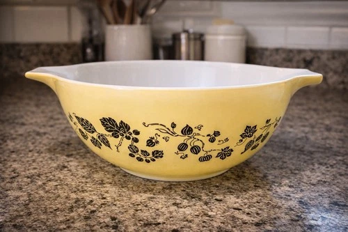 Vintage Pyrex Gooseberry Yellow Cinderella Mixing Bowl 444 Black Pattern