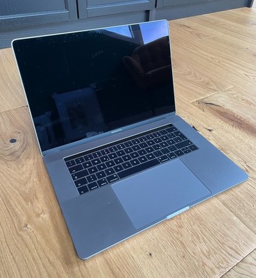 MacBook Pro 15,4'' (2017) | i7 | 16 GB RAM | 500 GB SSD | Space Grau