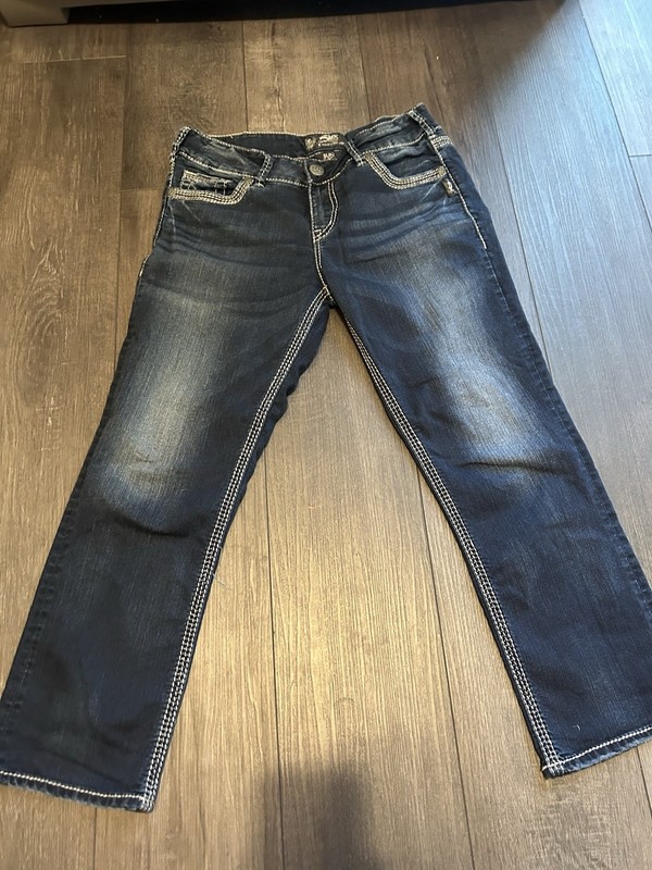 NWOT Silver Brand  Suki Mid Capri Size 30