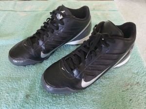 nike shark baseball cleats
