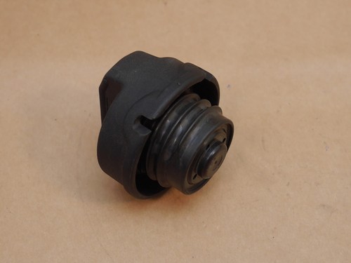 orig. VW Golf 3 Vento Passat 35i Tankdeckel 1H0201553B