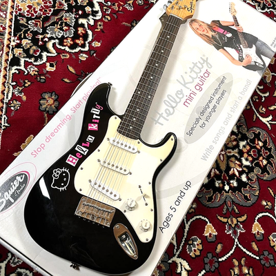 ギター Squier Hello Kitty Mini Stratocaster BLK Squier Hello Kitty Mini Stratocaster Black Vintage Rare Guitar Y2K