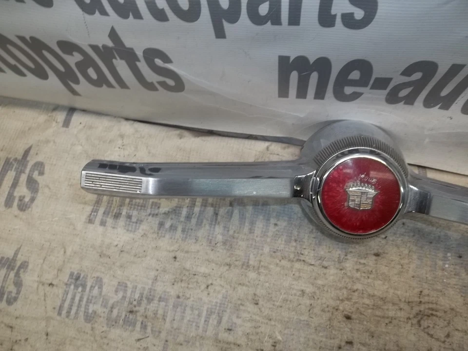 1963-1964 Cadillac Deville Eldorado OEM VOLANTE BOCINA CUBIERTA 1480827 Foto 3 de 4