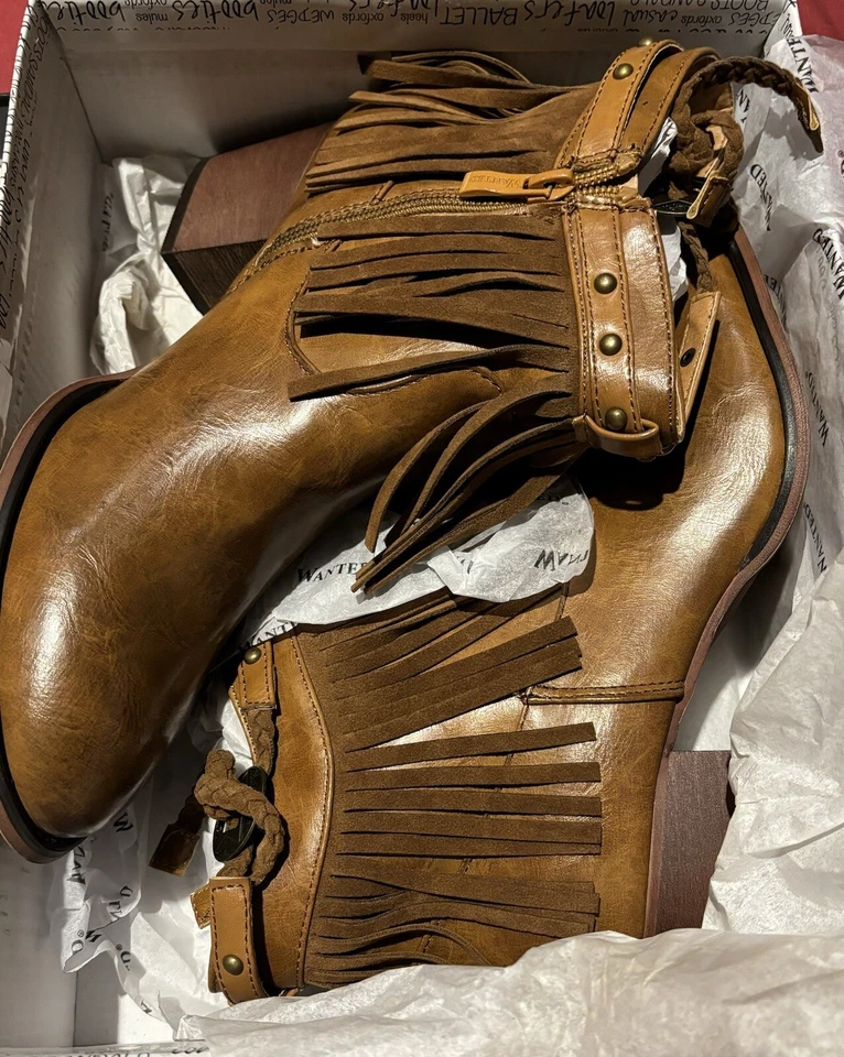 Женские сапоги с бахромой на лодыжке размер 8 1/2. Совершенно новый в коробке. - Изображение 2 из 4