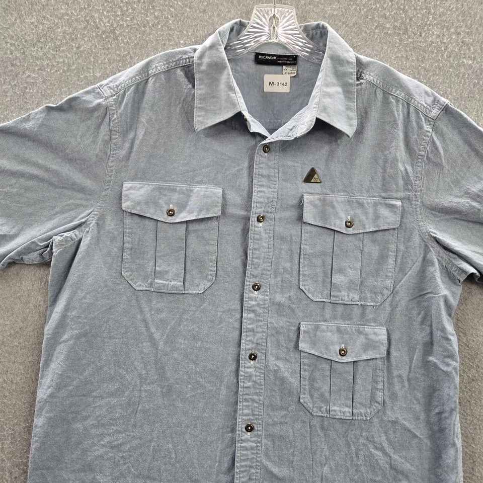 Camisa Rocawear Hombres Abotonada XL Azul Claro Denim Ingenieros Utilidad Logo Foto 3 de 4