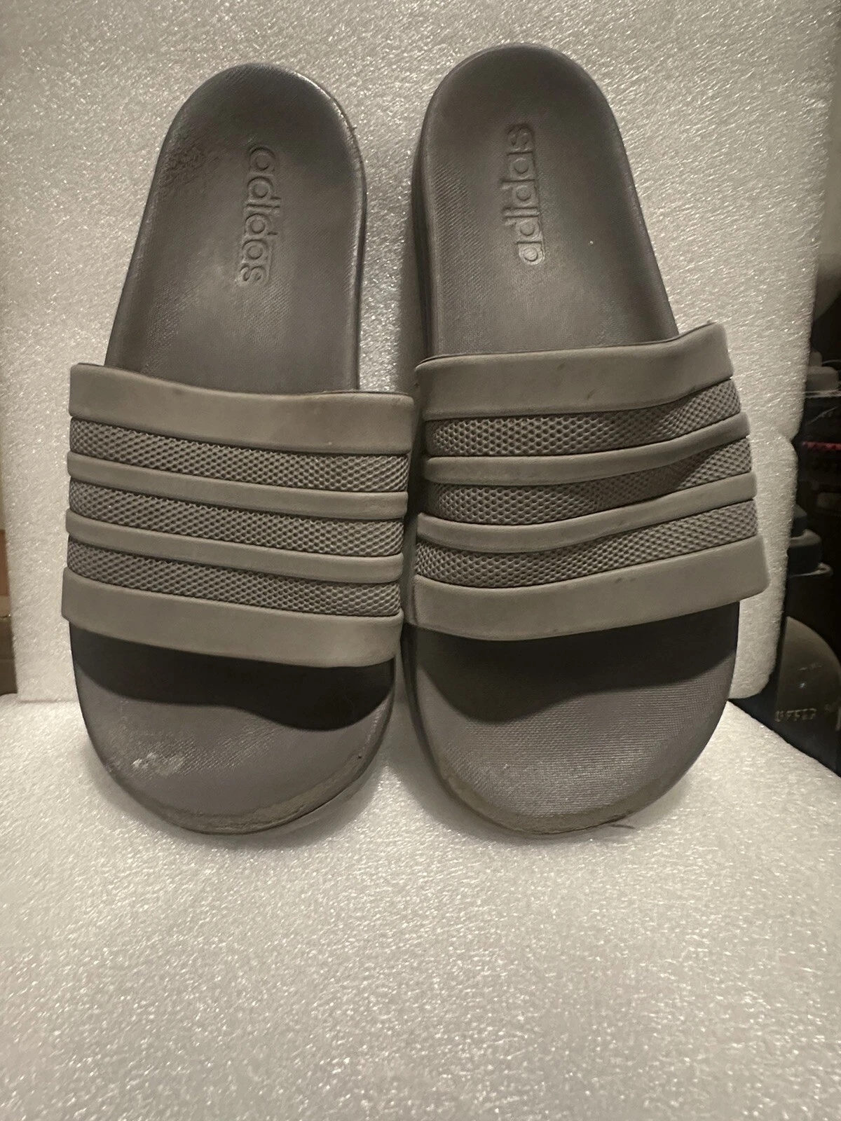 Adidas Adilette Comfort Slides Sandali slip on Adidas grigio tinta unita antracite
