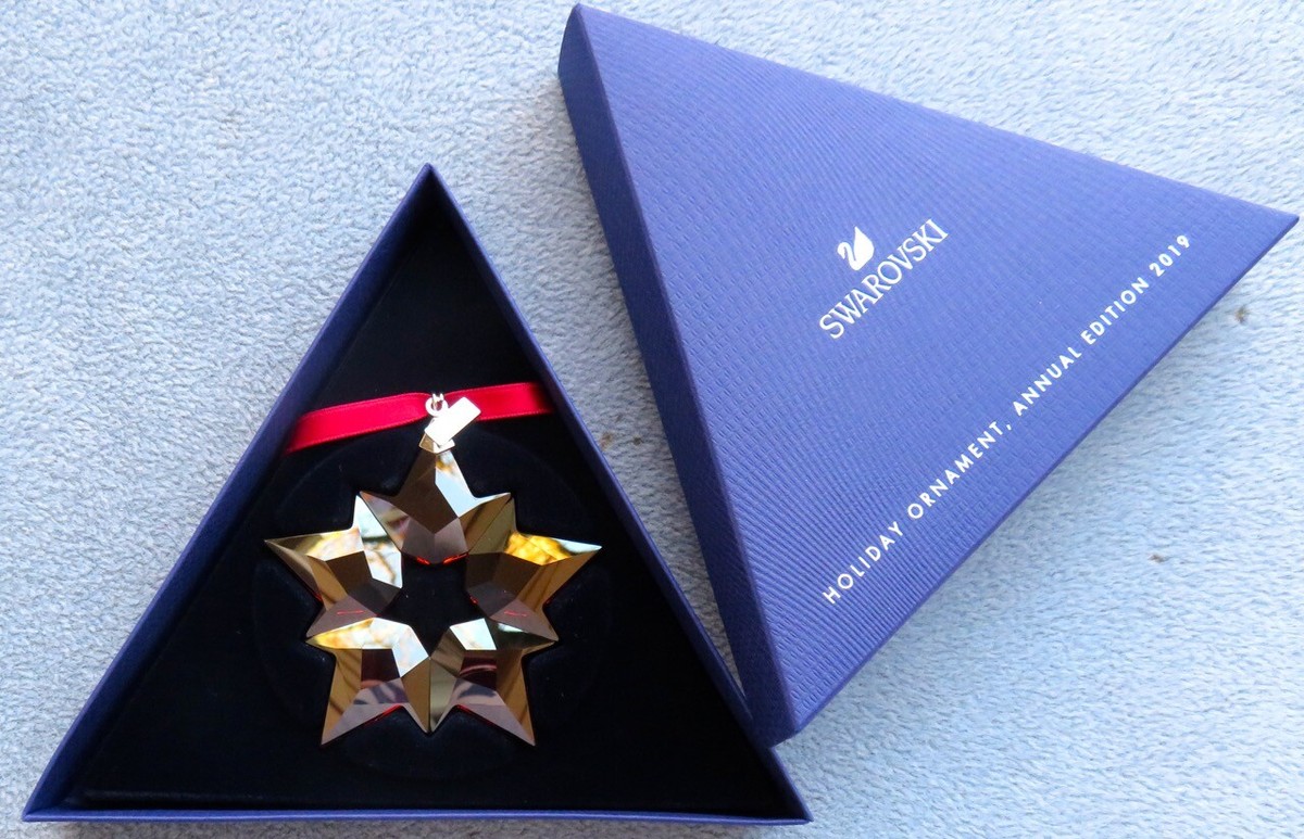 SWAROVSKI Crystal 2019 Annual RED Star Snowflake Christmas