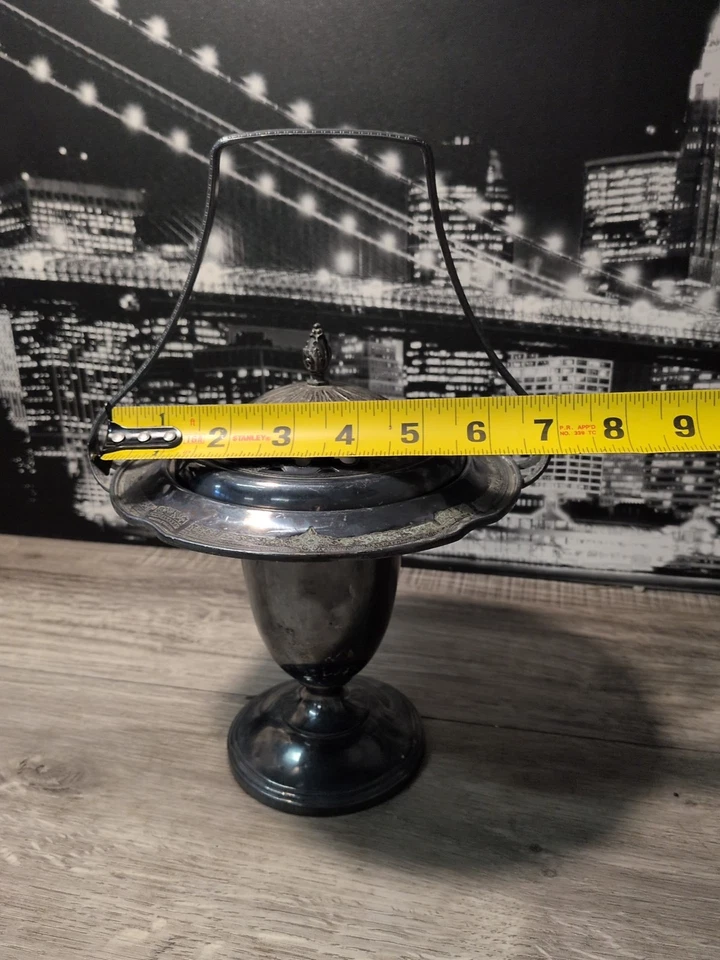 Jarrón antiguo de 1847 Rogers Bros. con tapa de rana ornamentada  Foto 3 de 4