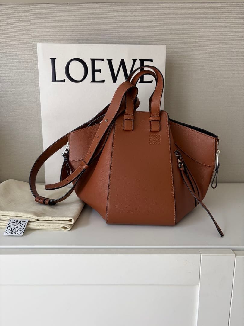 [Extremely Good Condition] LOEWE Hammock Small Tan - image 2
