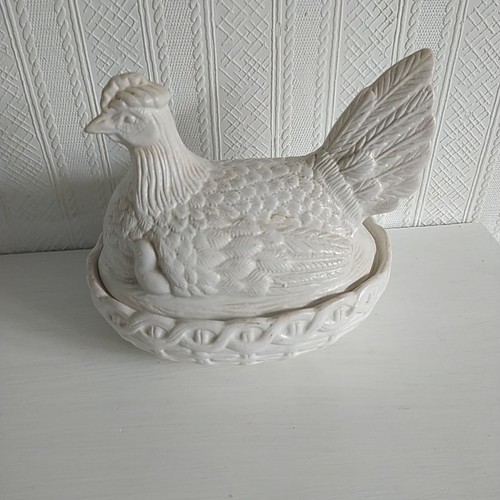 PORTMEIRION STIL KLEINE HENNE AUF NEST BITTE SEHEN SIE SICH UNSERE FOTOS AN. SCHÖNER ZUSTAND - Bild 1 von 10